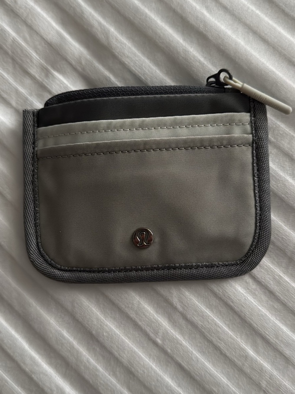 lululemon athletica Gray Compact Zip Card Wallet